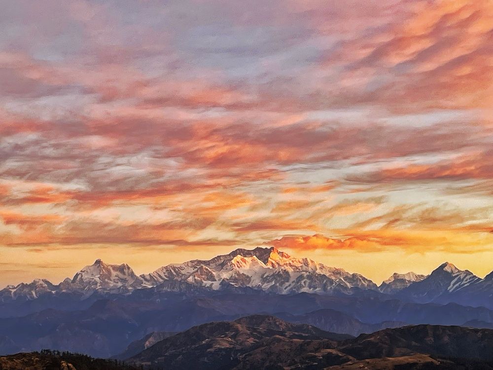 Heavenly Hues Over Kanchenjunga – A Sunrise to Remember