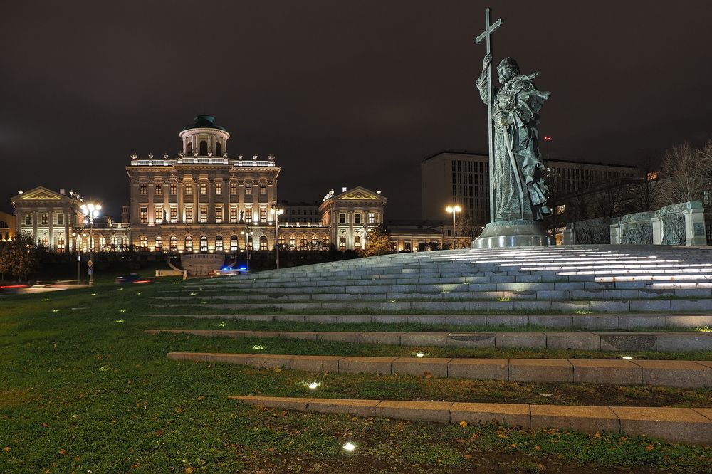 Из прогулок по вечерней Москве.