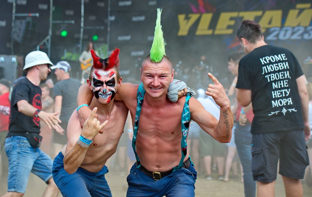 Рэп – дерьмо, попса – параша! Панки хой! – Победа наша!