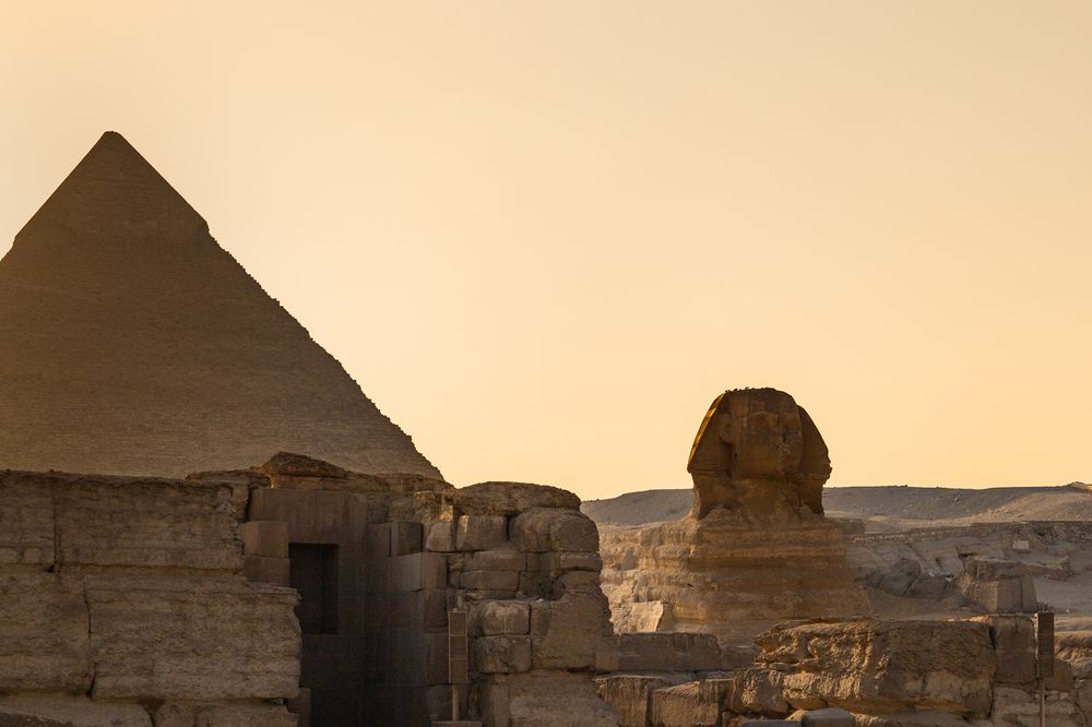 Sphinx with pyramid