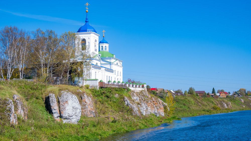 Георгиевская церковь в п.Слобода на реке Чусовая