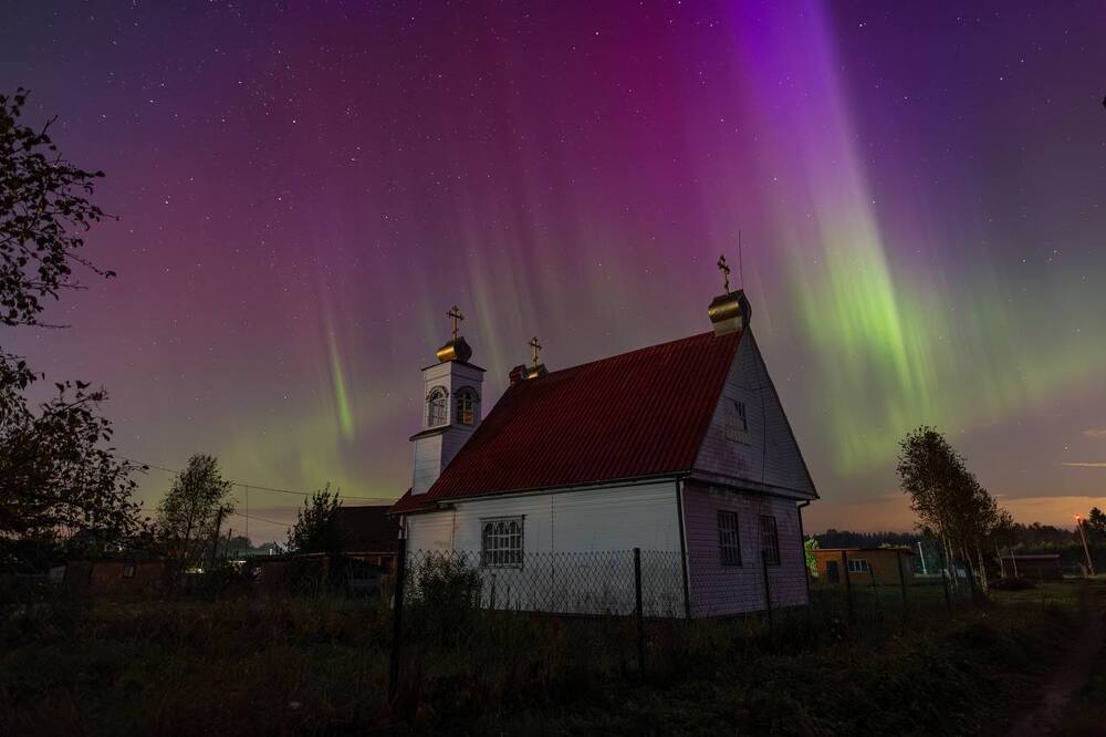 Церкви Ленобласти со звёздным небом