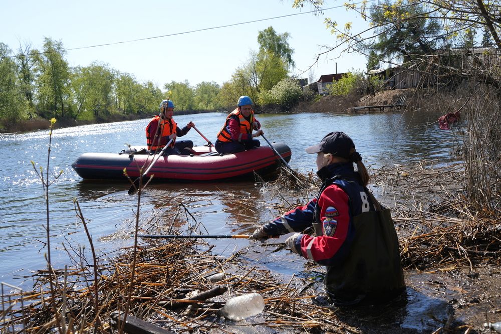 Добровольцы ВСКС помогают ликвидировать последствия ЧС в Курганской области