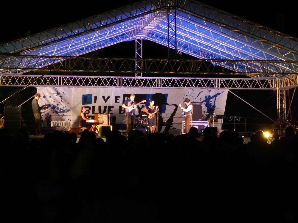 Photograph by Tanivsv