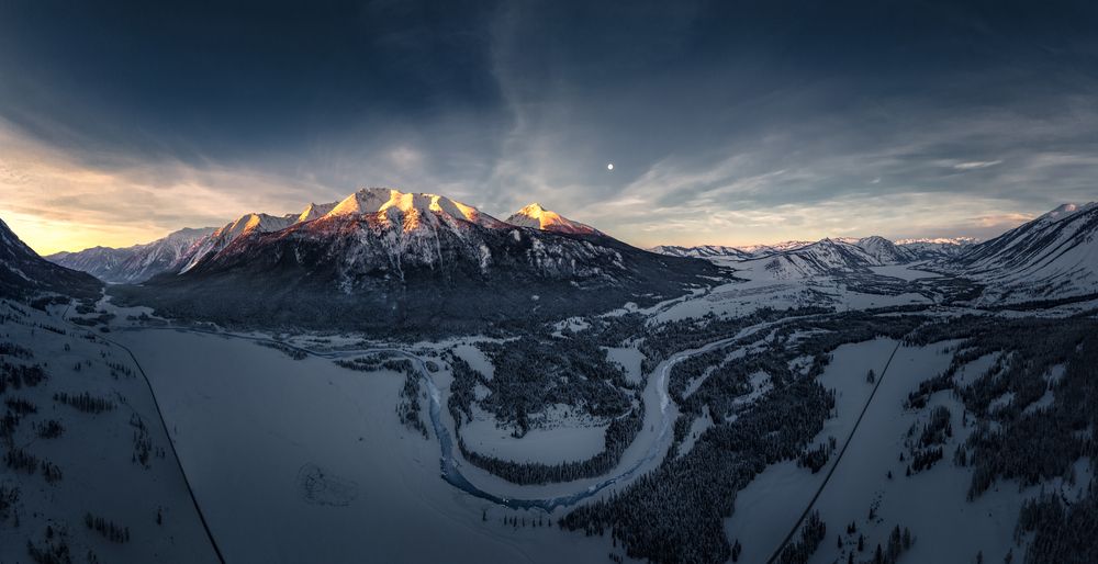 Photograph by 张鹏