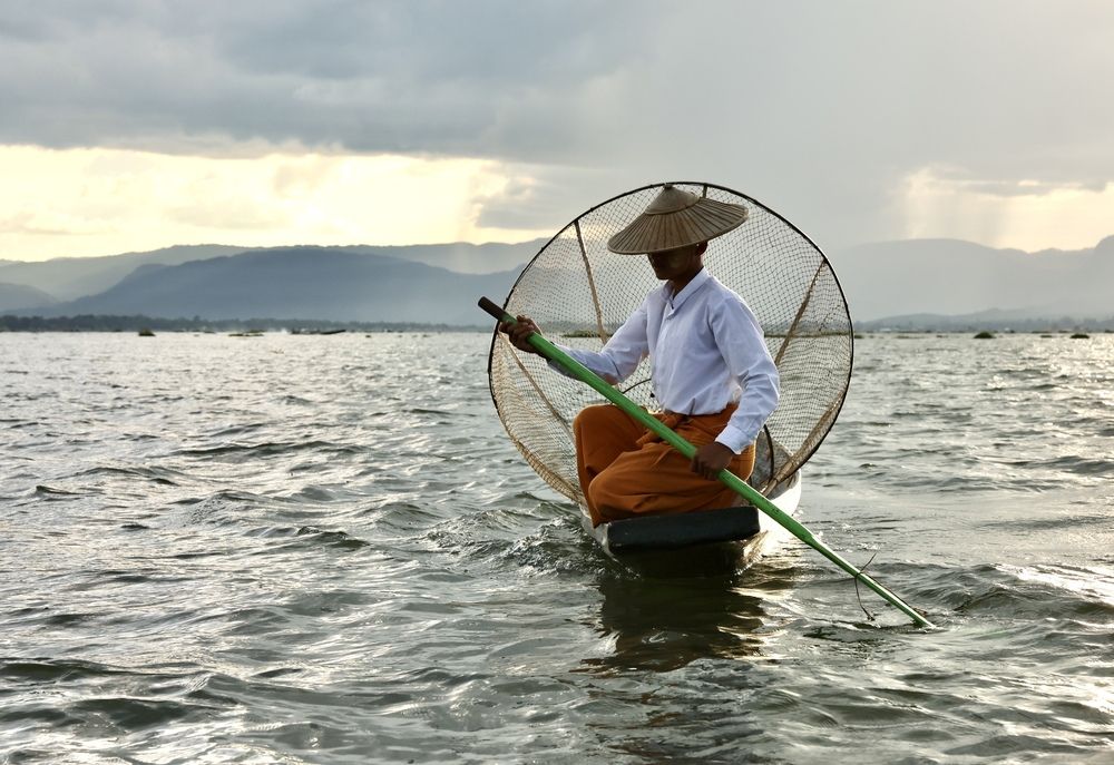Рыбаки с озера Инле (Мьянма)