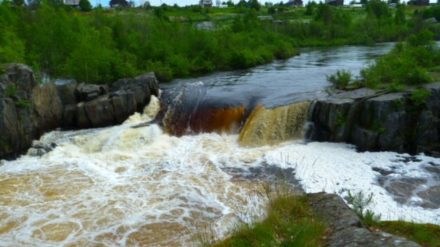 Падун (равнинный водопад)