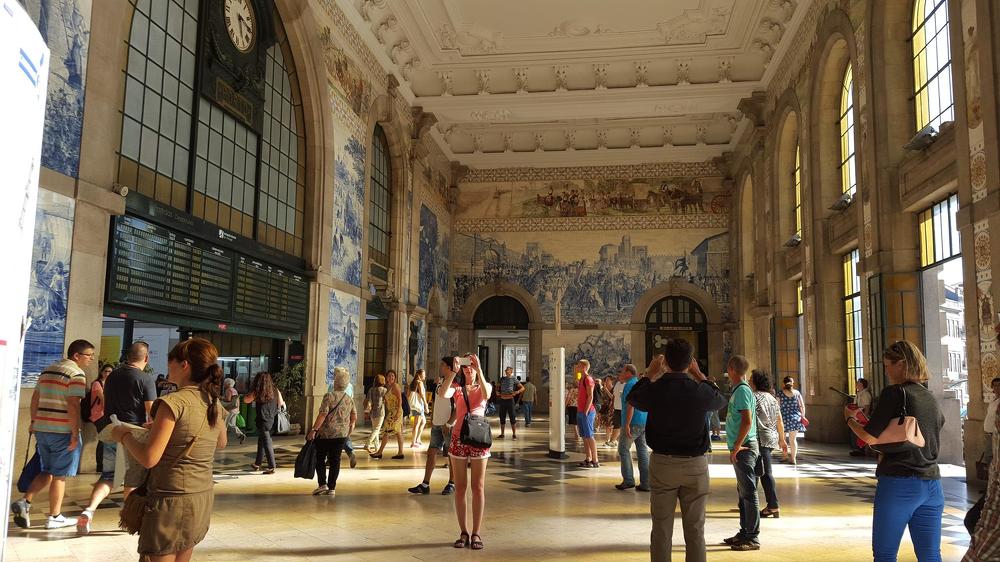 That moment when a metro station looks like an art gallery.