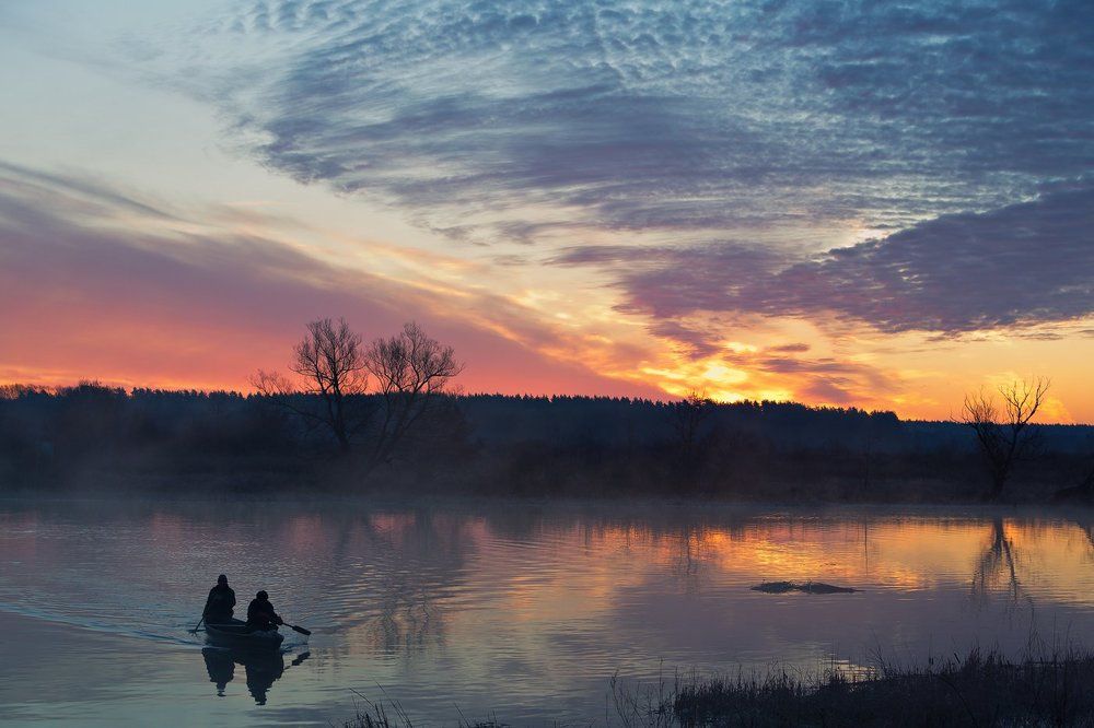 В сумерках.