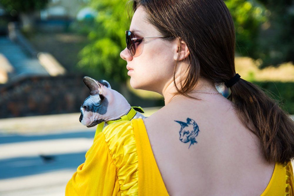 Девушка с кошкой