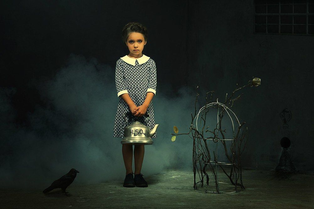 SCERLET DARK IN GRACE