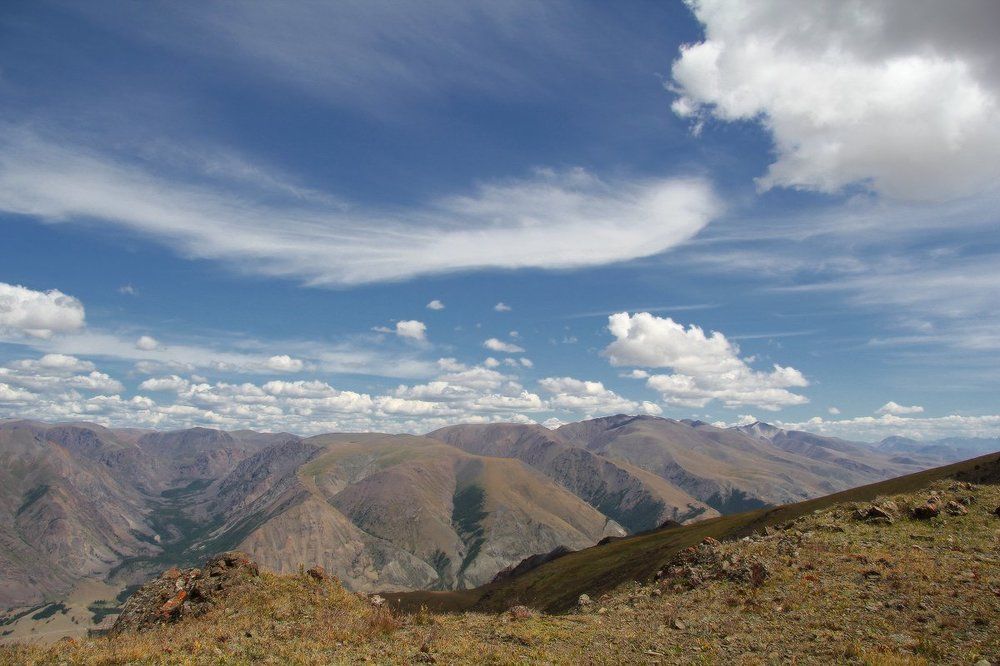 Горы и облака