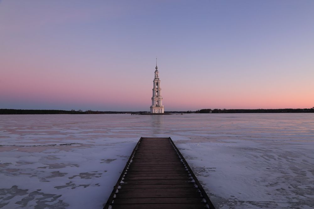 Калязинская колокольня на рассвете