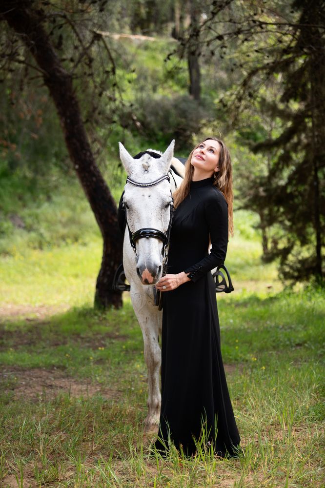 Lady with the horse