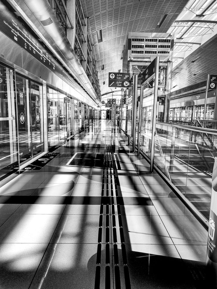 Light and Shadow in the Metro Station