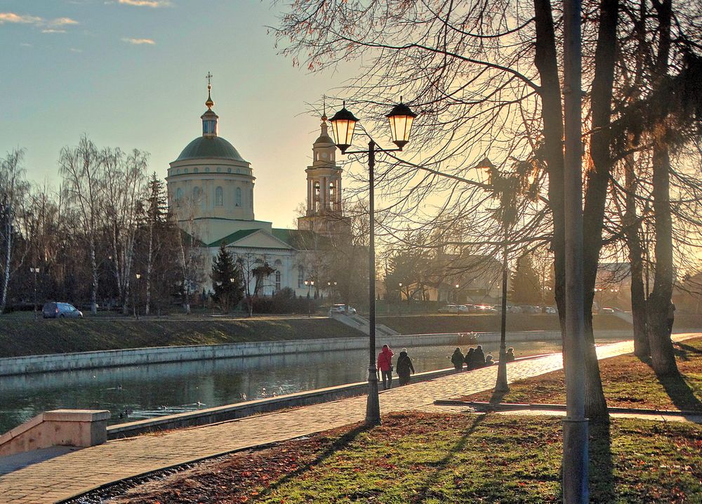 Вечером в городе