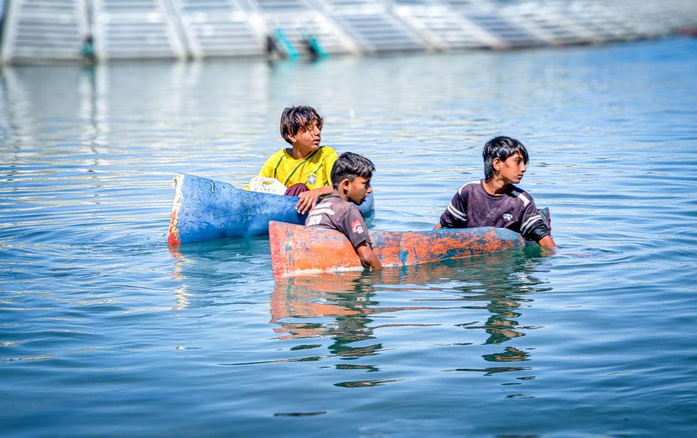 Sailing on Shards of Dreams