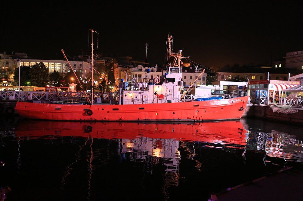 На причале....