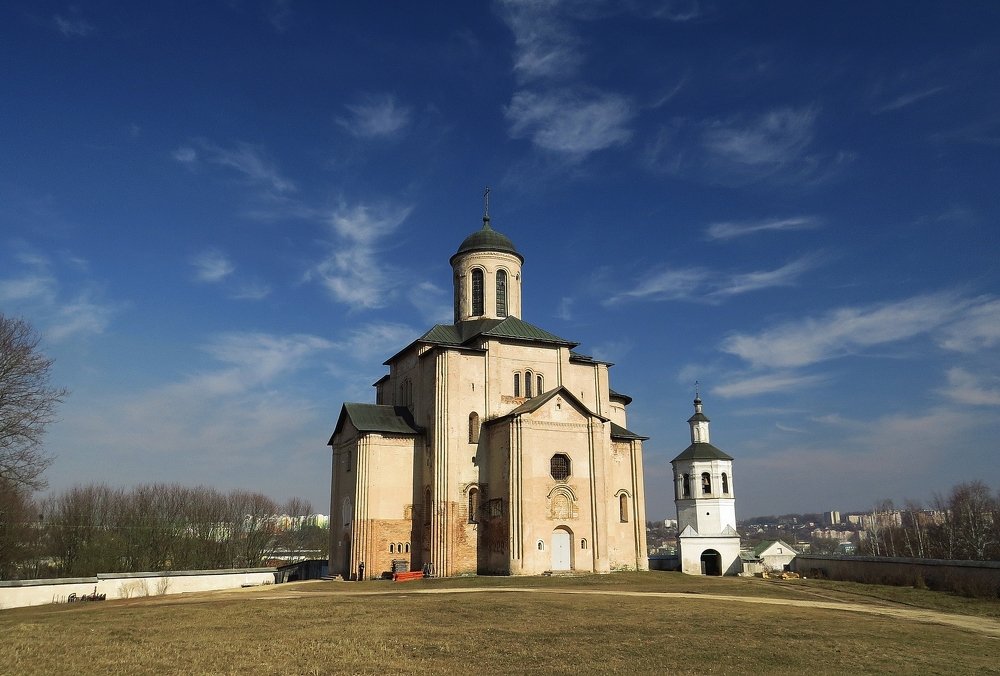 Церковь Михаила Архангела (Свирская) на Пристани XII век (Смоленск)