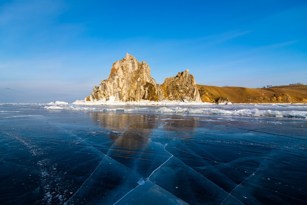 Мыс Бурхан, что скован льдами