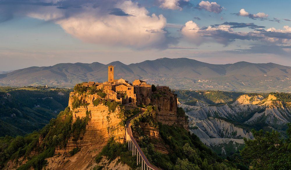 Вечер в Civita di Bagnoregio.