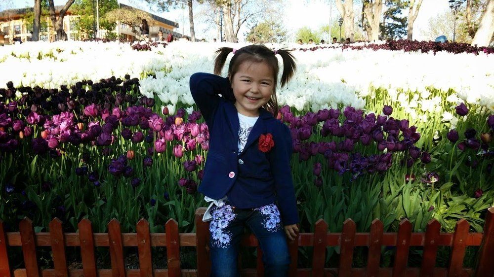 тюльпаны и ненаигранное счастье