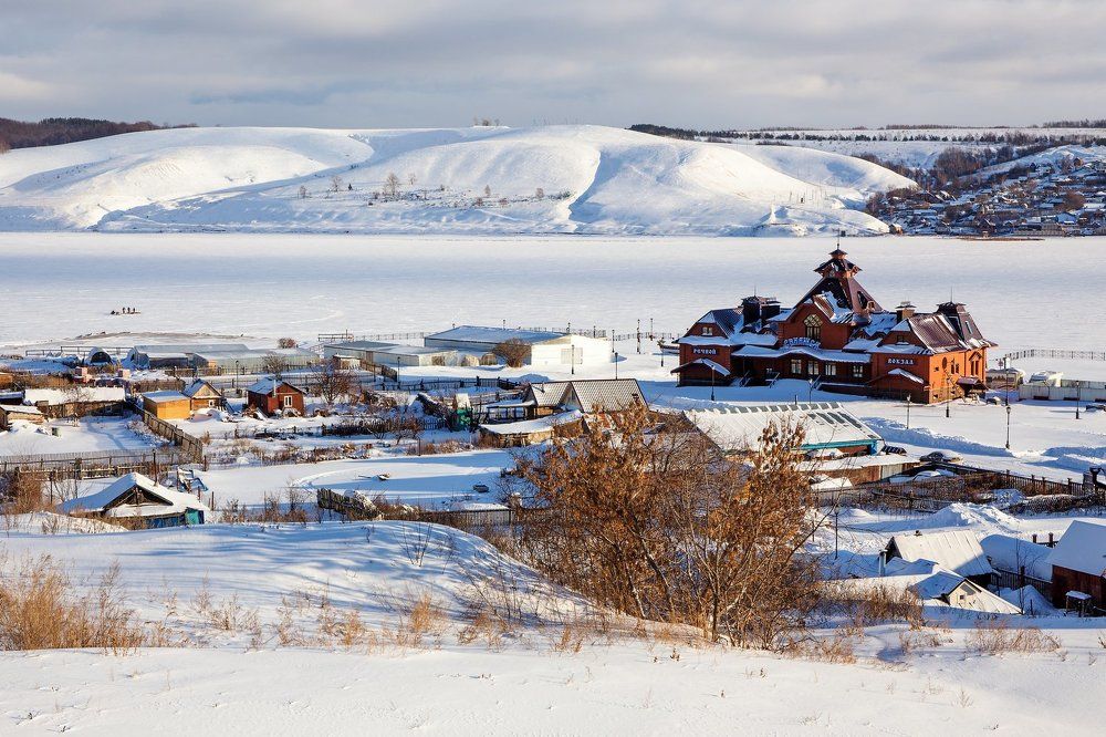 Свияжск. Волга. Вокзал.