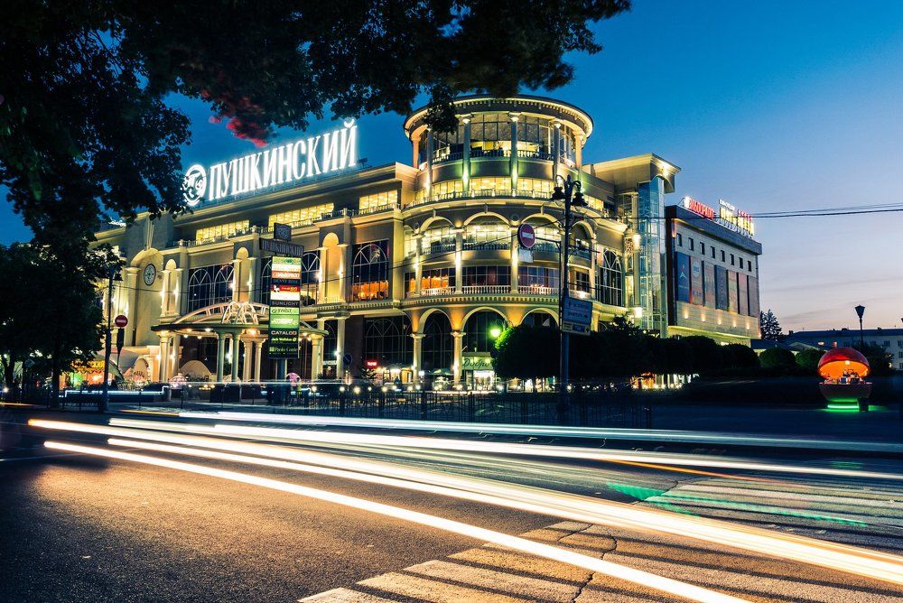 ТЦ "Пушкинский" вечернее время