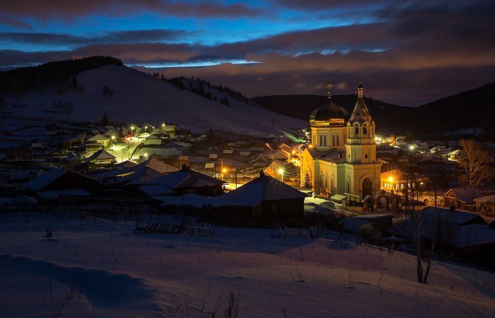 Храм. Рассвет. Зима.