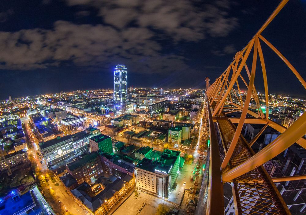 Екатеринбург где-то под нами