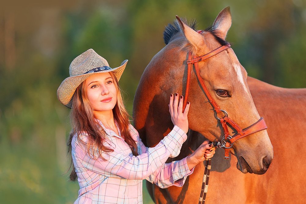 Девушка с лошадью
