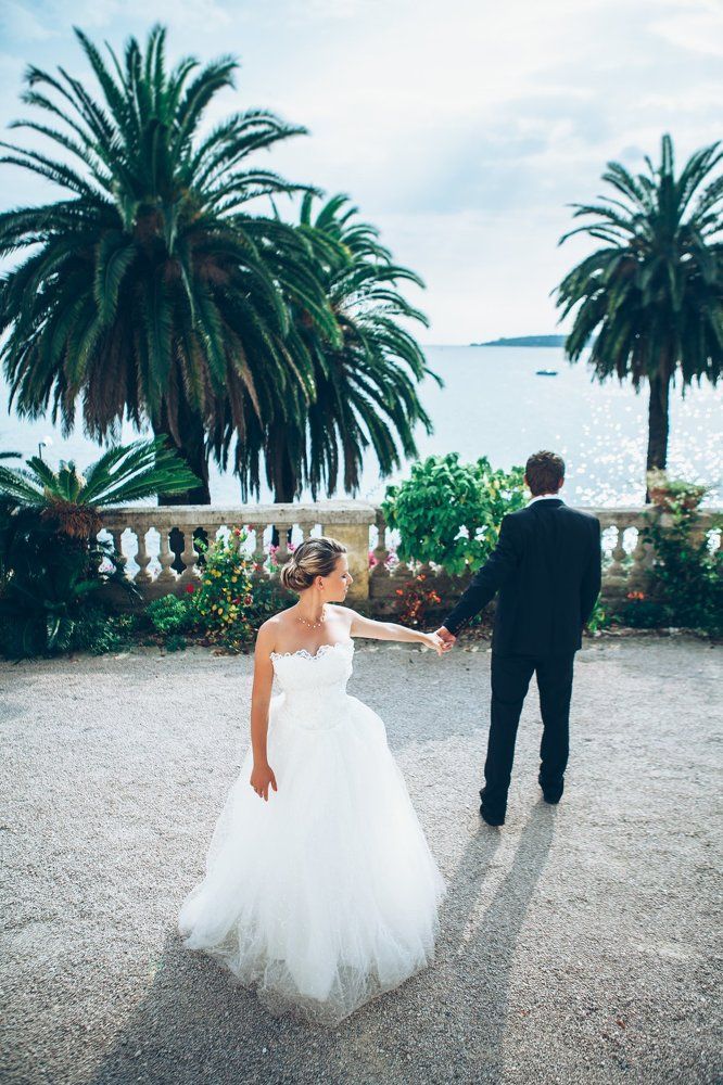 Молодожены