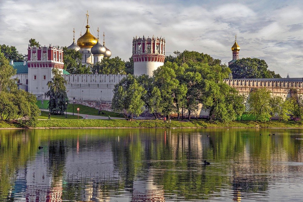 Лето. Патриаршие пруды.