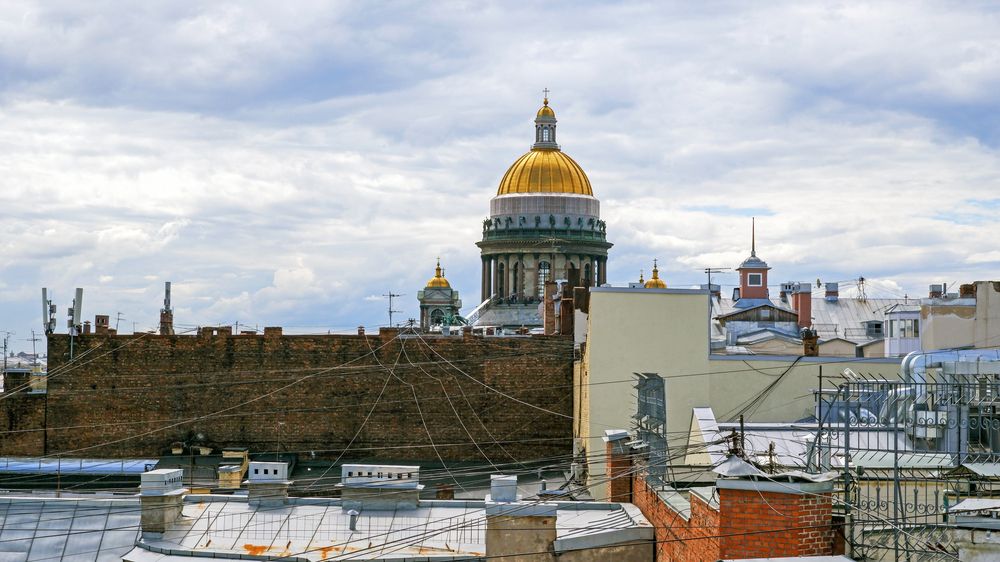Вид на купол Исаакиевского собора.