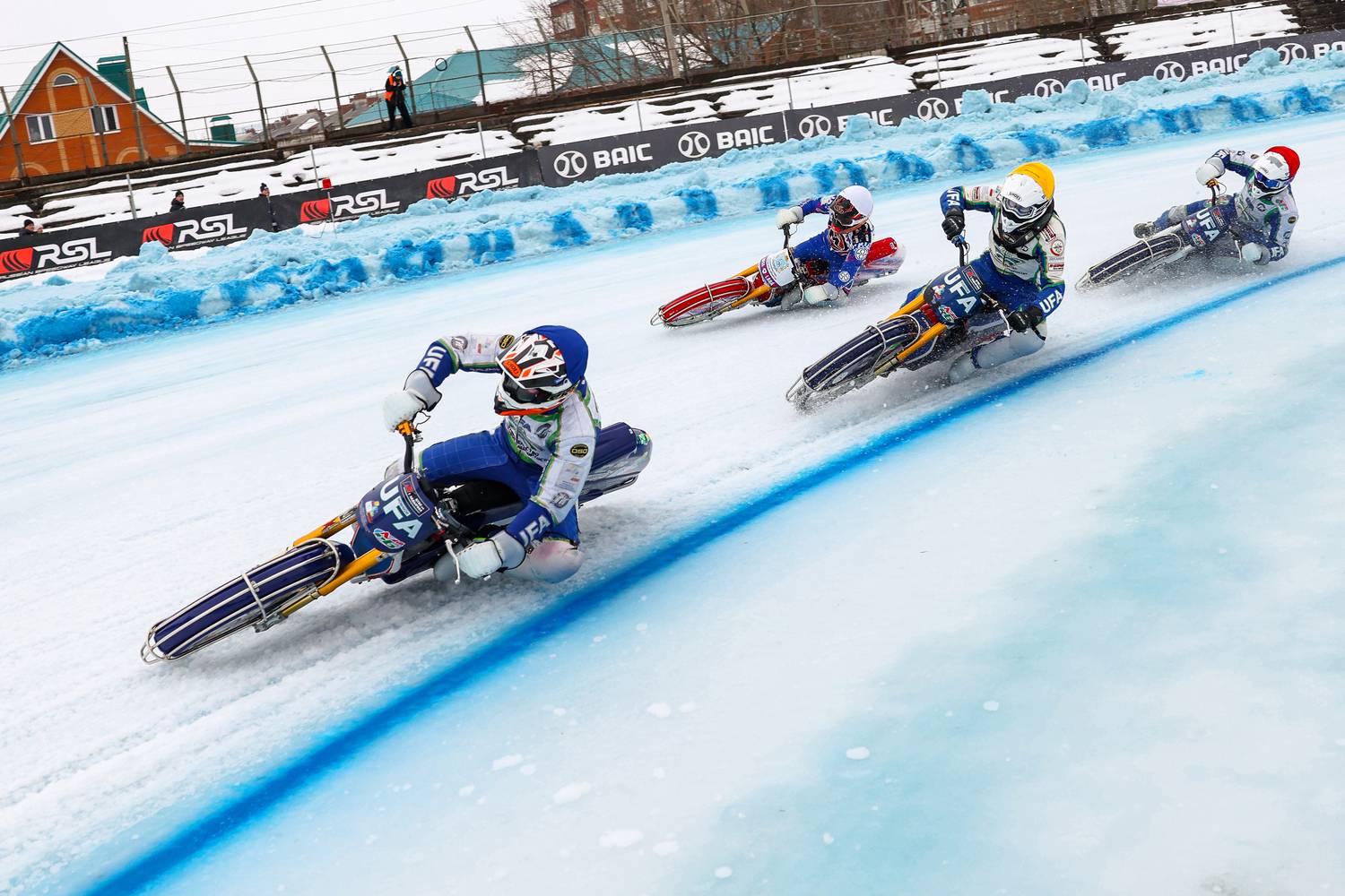 А ну-ка догони.