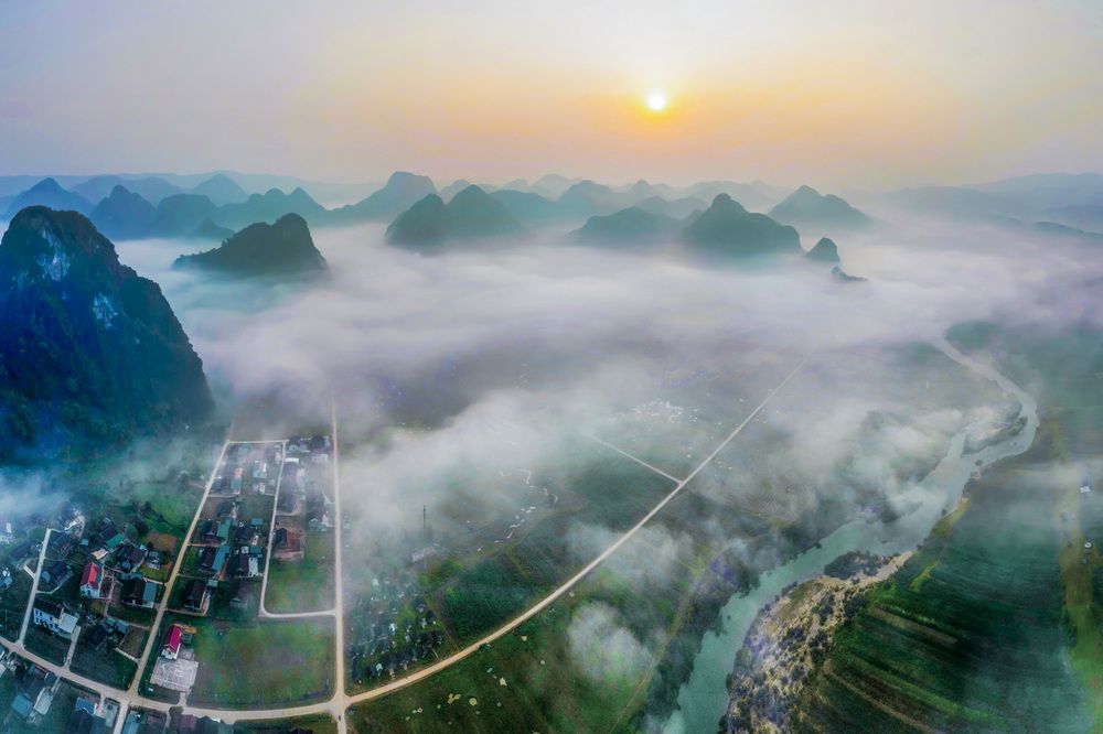 Photograph by LE DUC THANH