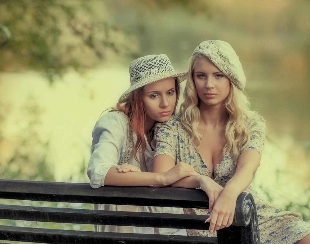 Две подруги