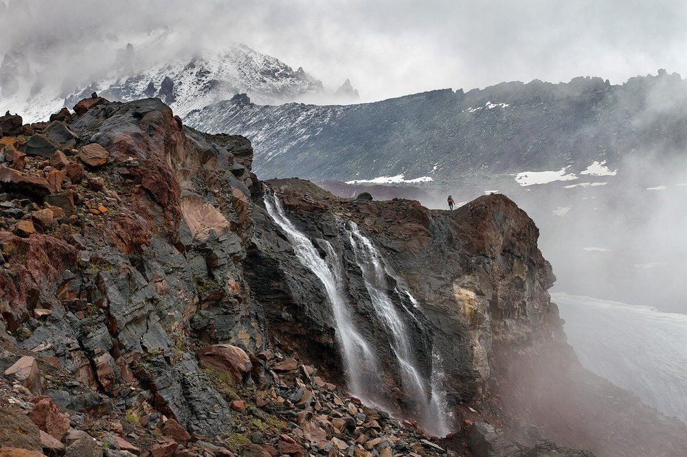 Потухший стратовулкан Казбек
