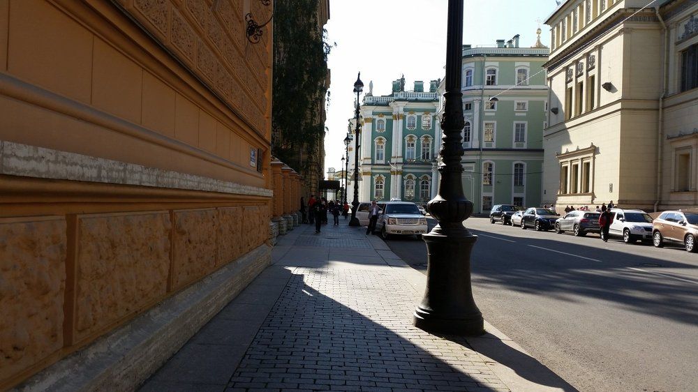Город