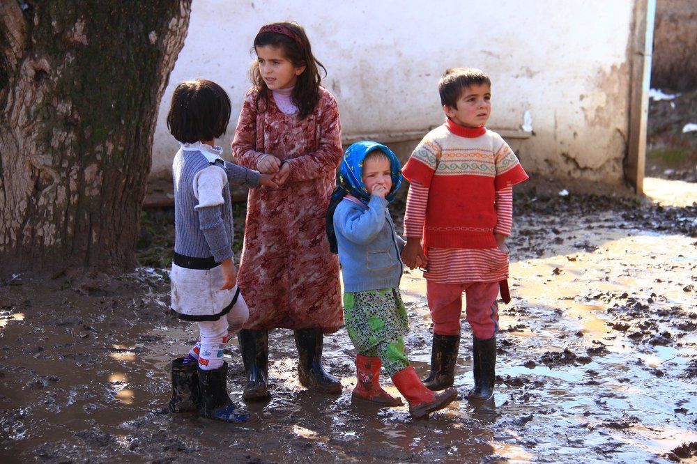 Суровые будни детей в таджикских кишлаках.