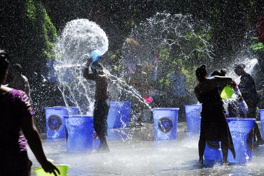 Храмовый праздник (Сиань, Китай) Обливание