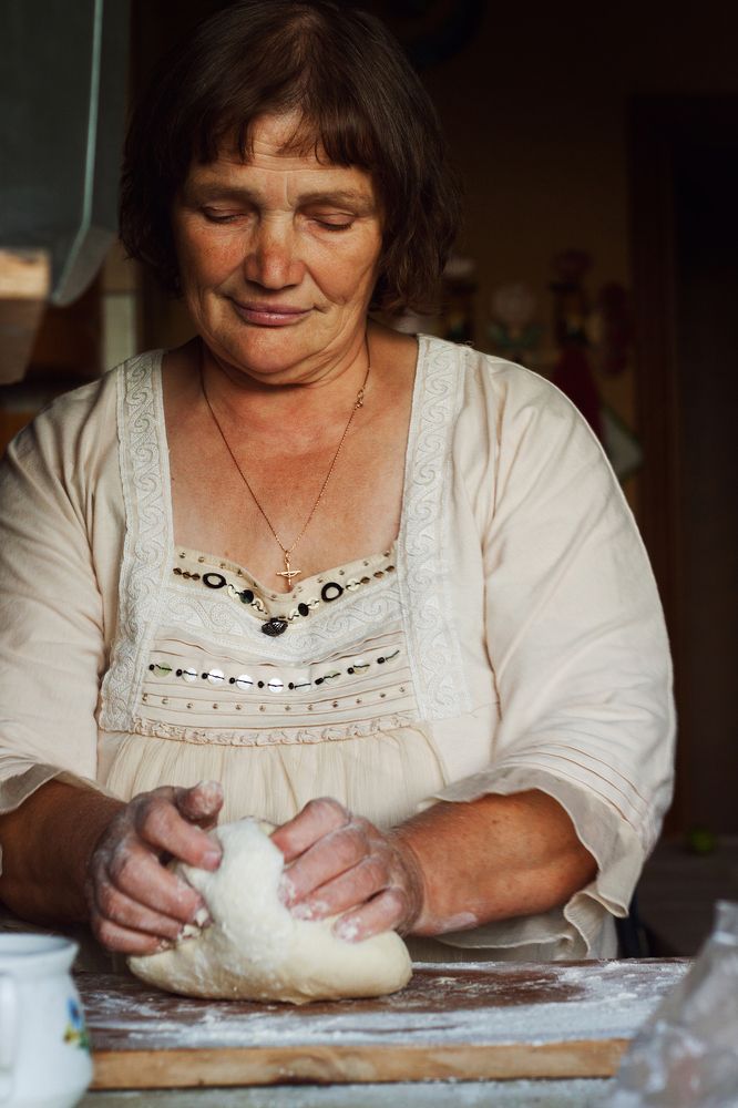 Мамины руки самые теплые.