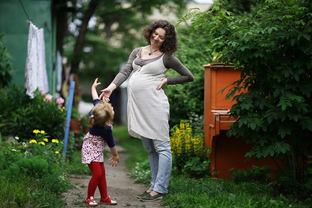 Весна в солнечном дворике