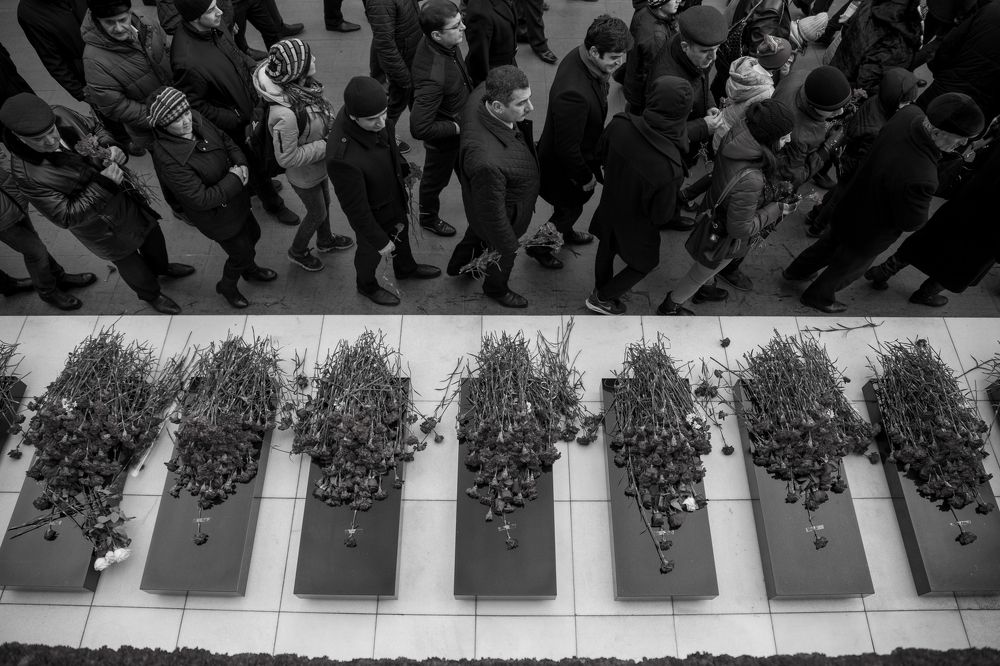 Живые и мёртвые