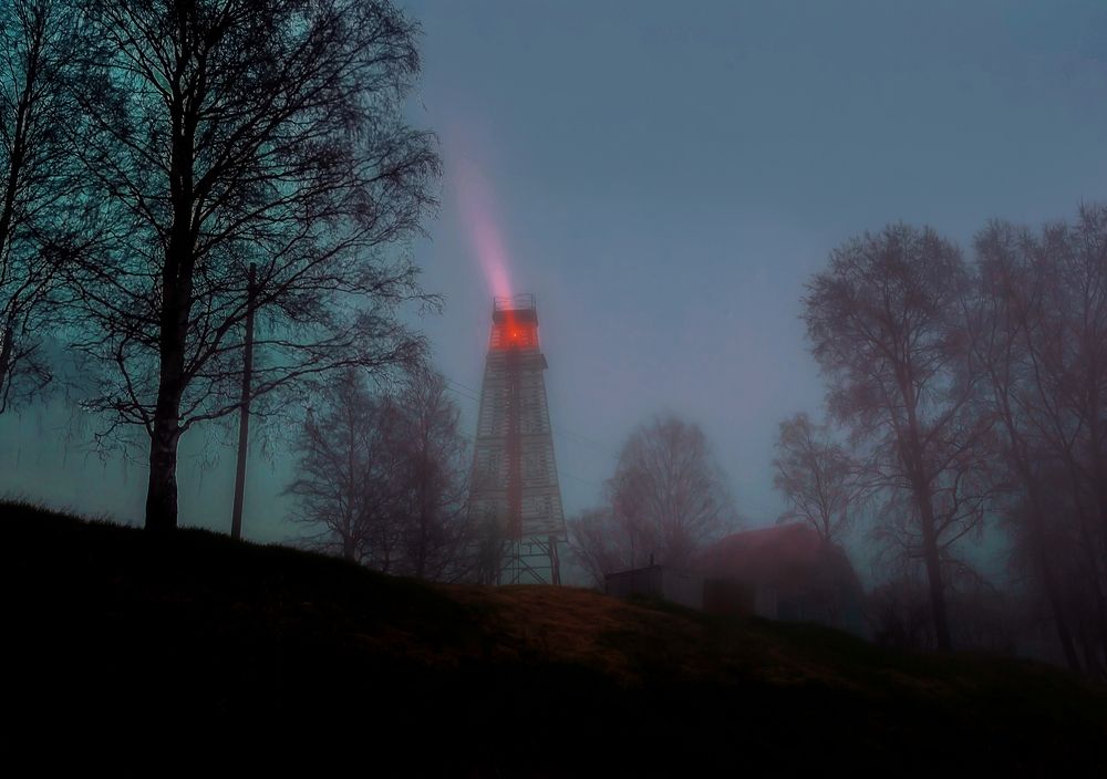 Маяк на берегу реки Онеги.