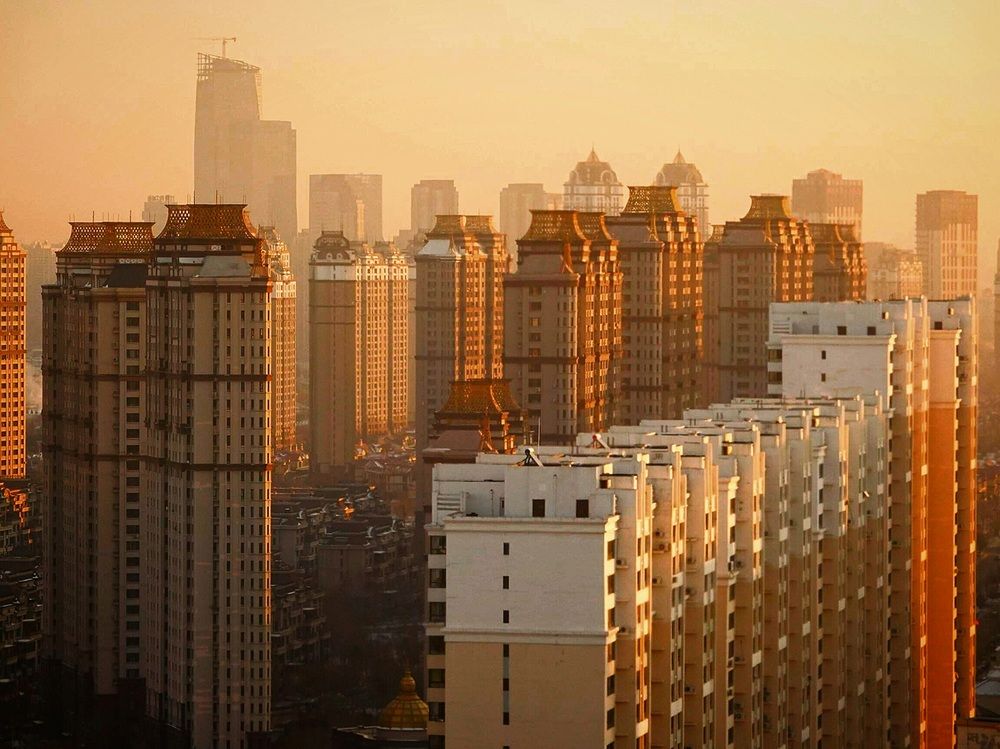 Небоскрёбы, небоскрёбы, а я маленький такой.. !