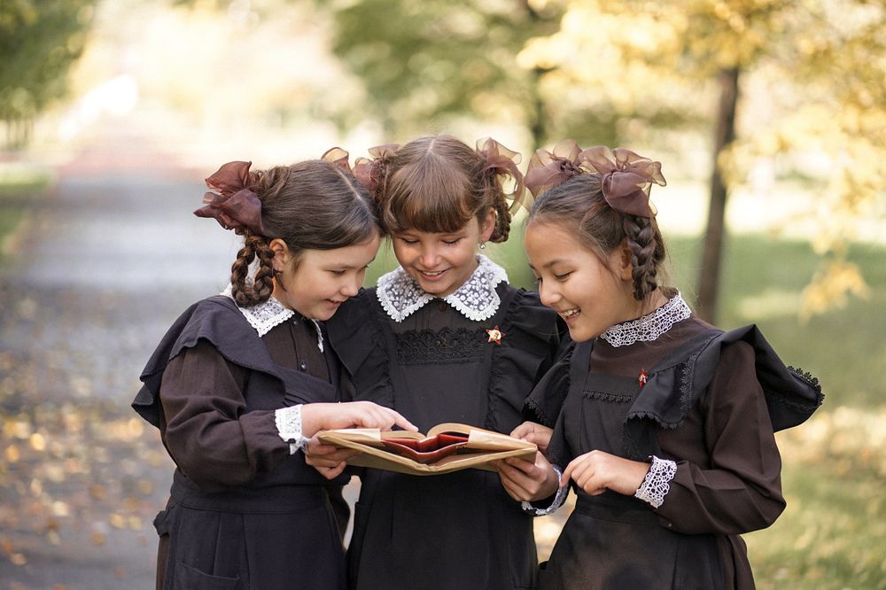 Советские школьницы