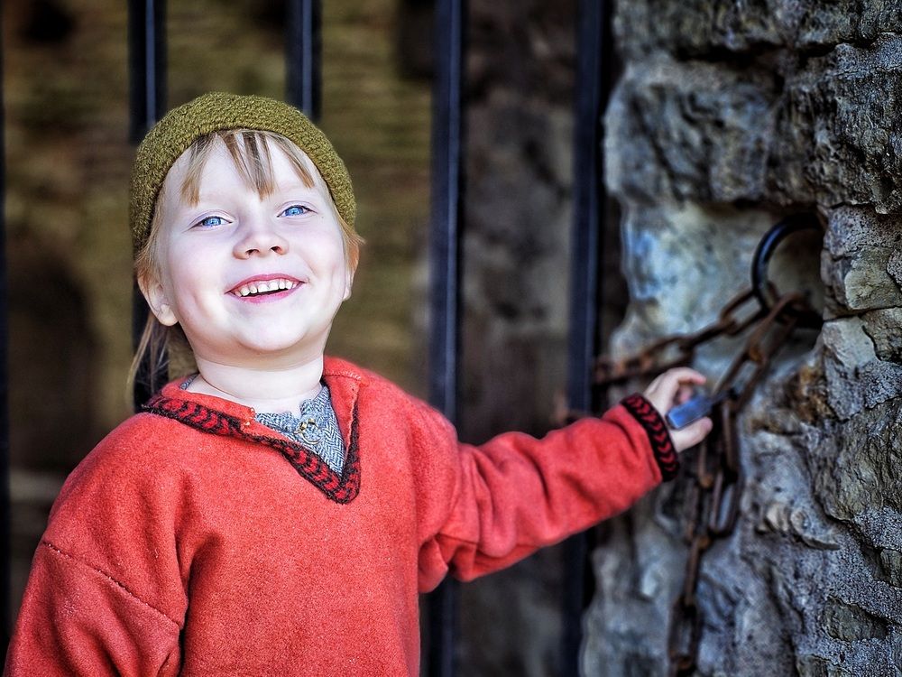 Дочь музейщиков- реконструкторов. Изборск. X век