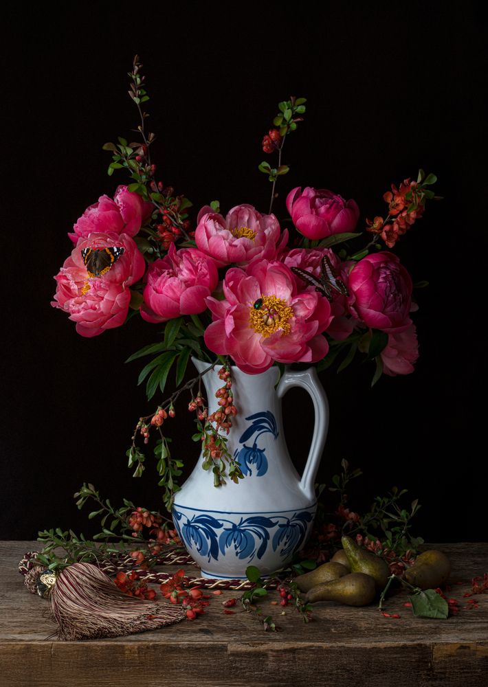 Пионы, цидония и груши...