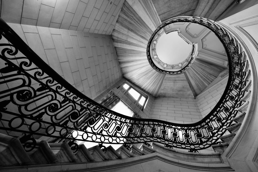 In the lace of the stairs